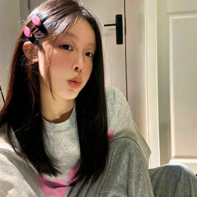 着牛仔裤的钟馗